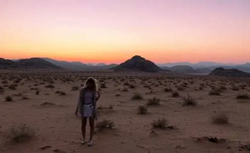 Katharina standing in the Jordanian desert